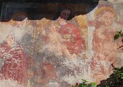 11 Casa Annovazzi con stemma, affresco, meridiana...